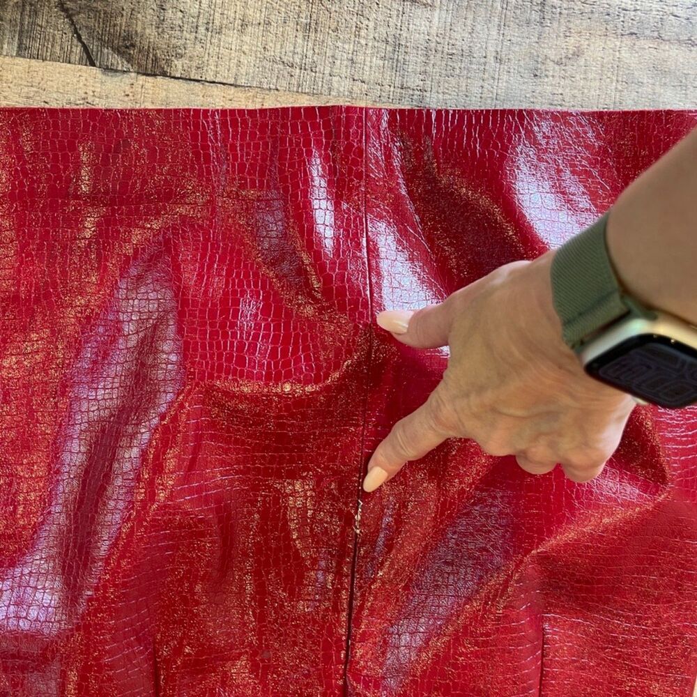 Porridge Anthropologie NEW with flaw Red Faux Snakeskin Mini Skirt XS Shiny - Picture 10 of 10